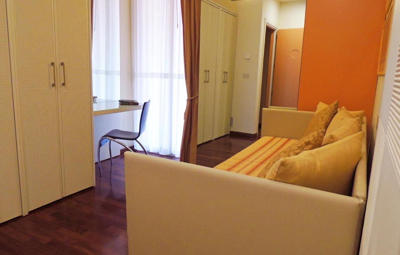 Hotel Hamiltown Cattolica Exteriör bild