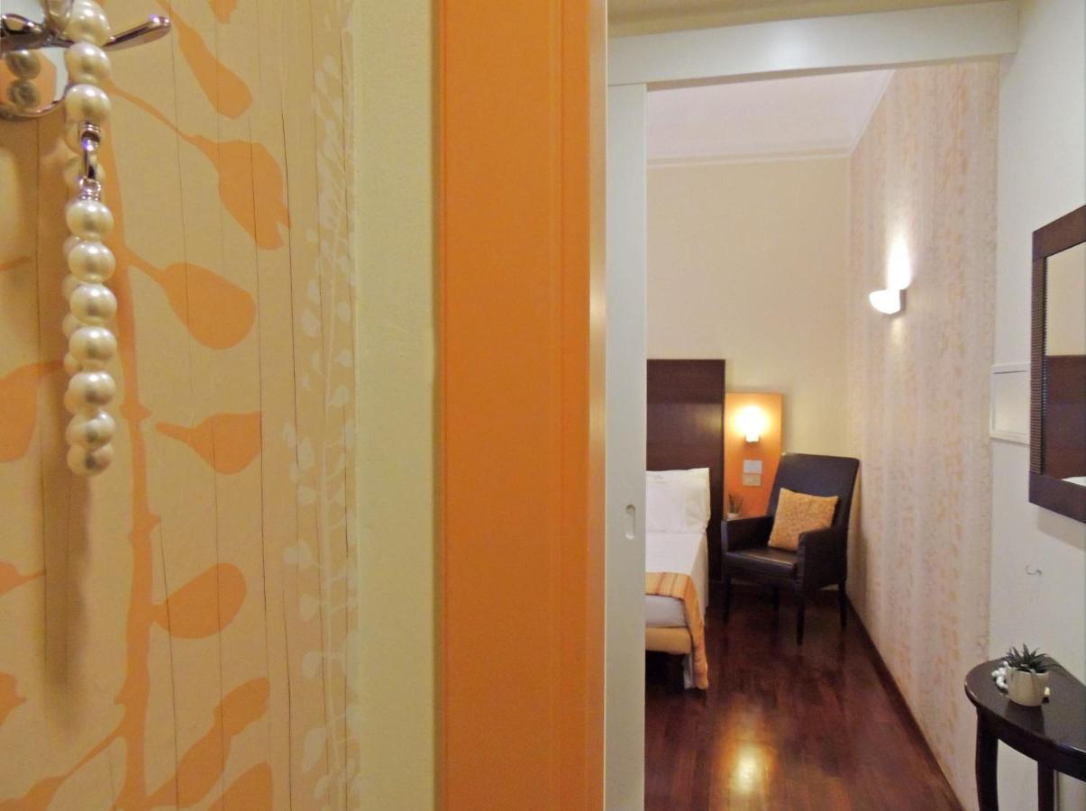 Hotel Hamiltown Cattolica Exteriör bild