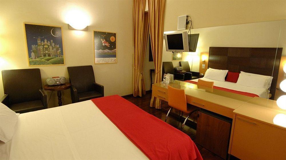 Hotel Hamiltown Cattolica Exteriör bild